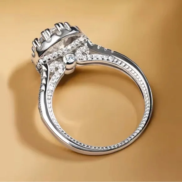 Elegant Silver Moissanite Ring 925 sterling silver plated - Picture 3 of 9